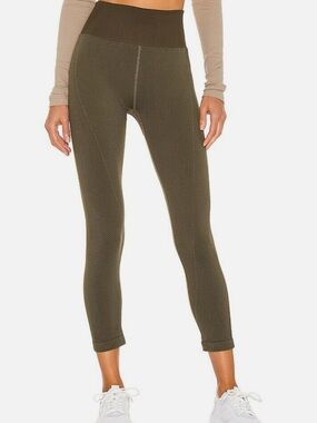 Free People Earthy Green Chevron Ribbed Leggings‎ Size XS Cropped Workout